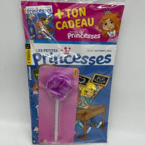 livre d’activité Magazine Les petites Princesses Edition Fleurus avec son stylo pompom neuf !